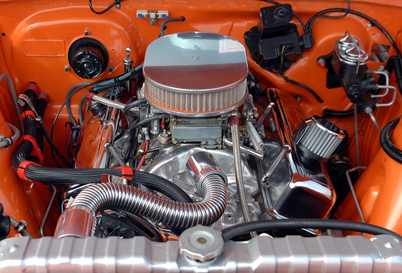 garagiste-POURRIERES-min_car-engine-1738309